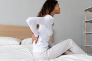 the-best-sleep-positions-for-pain-relief-what-chiropractors-and-sleep-experts-recommend-128619.jpg
