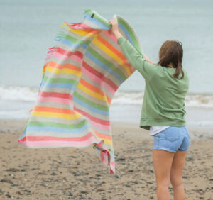rainbow_grey_beach_1200px_grande.jpg