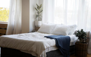 bedroom_with_tropical_bedding_and_decor_with_potted_plants_3f514b54-d91b-49bb-a4cc-7ccd6005f088_1200.jpeg
