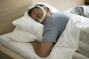 male-sleeping-with-philips-respironics-dreamwear_800x_296270da-bccb-4b46-b3a4-861e56ed1717.webp.jpeg