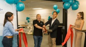 Ergomotion_showroom-ribbon-cut-e1761074007880.jpg